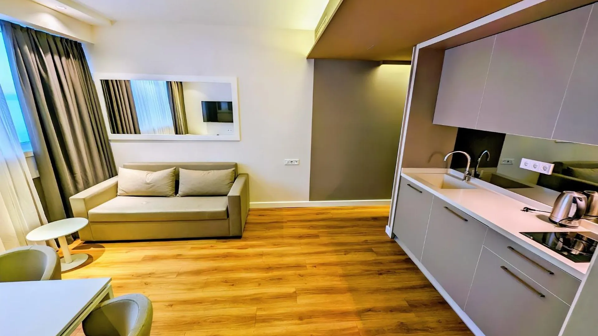 Alliance Palace By Black Sea Realty 바투미 0*,  조지아